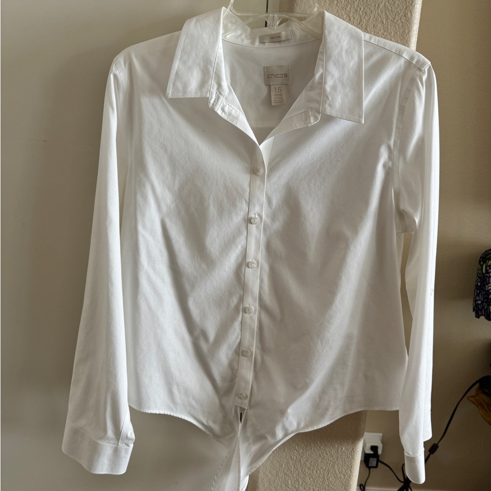 Chico’s tie front button down long sleeve white shirt Sz 1.5